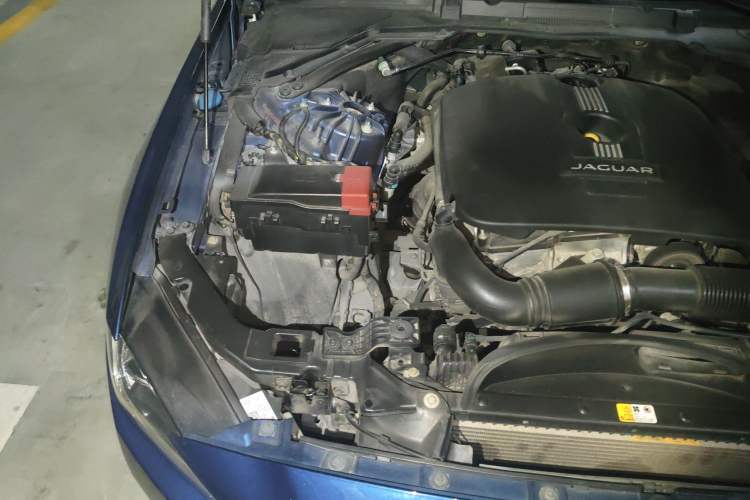 Used Jaguar XE 2015 2.0T 240 PS R-Sport Engine Bay Right
