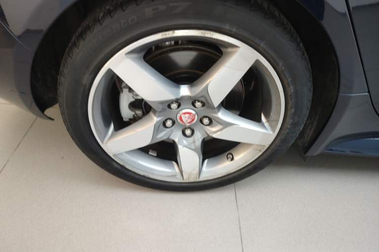 Used Jaguar XE 2015 2.0T 200 PS R-Sport Exterior 1