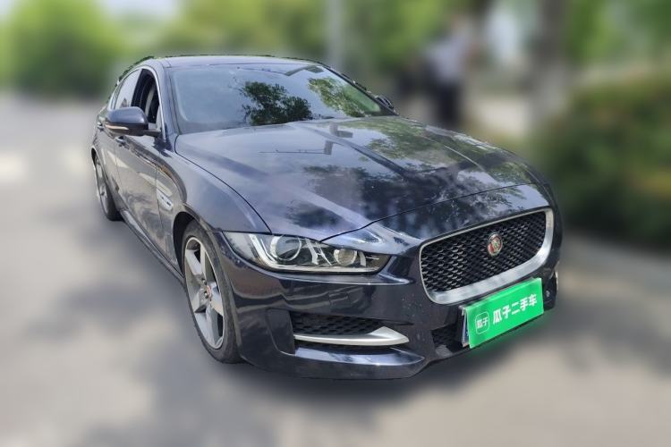 Used Jaguar XE 2015 2.0T 240 PS R-Sport Front Right 45 Deg