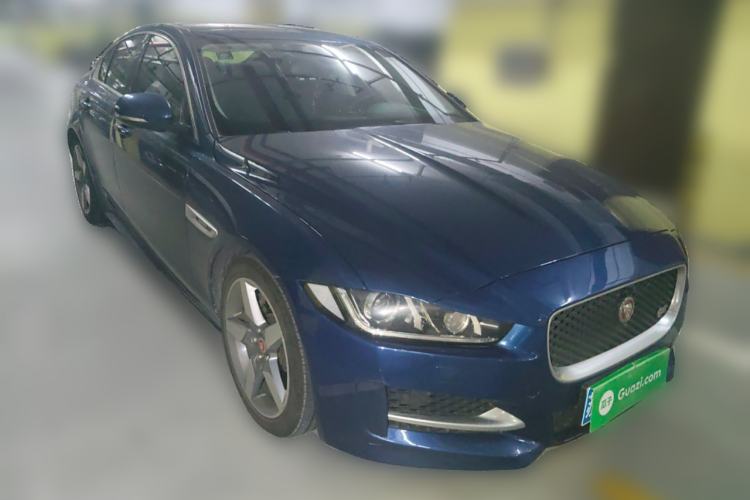 Used Jaguar XE 2015 2.0T 240 PS R-Sport Front Right 45 Deg