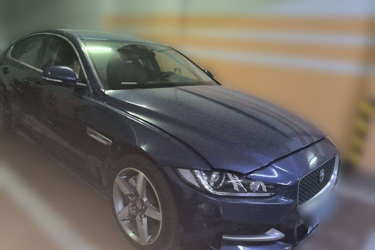 Used Jaguar XE 2015 2.0T 200 PS R-Sport Front Right 45 Deg