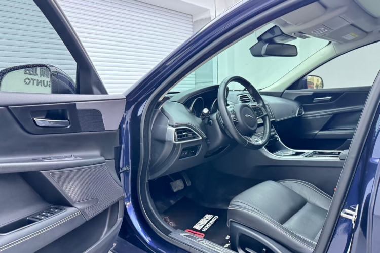Used Jaguar XE 2015 2.0T 200 PS R-Sport Interior 2