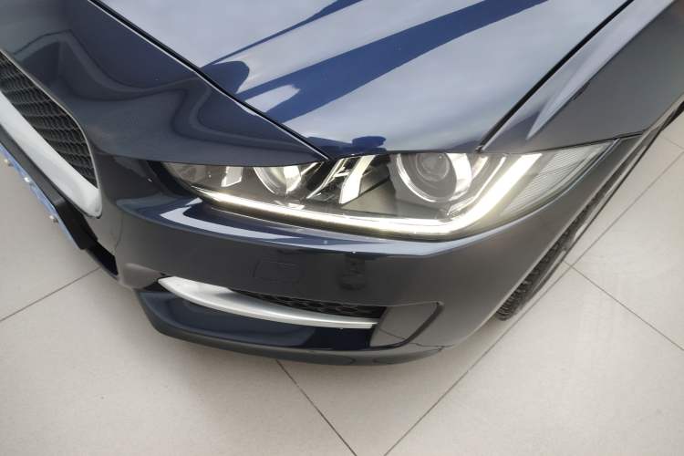 Used Jaguar XE 2015 2.0T 200 PS R-Sport Left Front Headlight