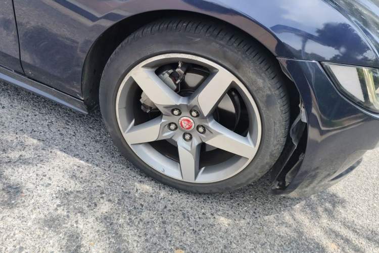 Used Jaguar XE 2015 2.0T 240 PS R-Sport Right Front Wheel Hub