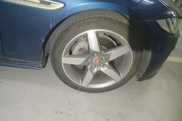 Used Jaguar XE 2015 2.0T 240 PS R-Sport Right Front Wheel Hub