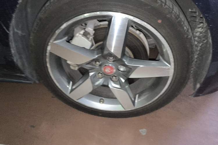 Used Jaguar XE 2015 2.0T 200 PS R-Sport Right Front Wheel Hub