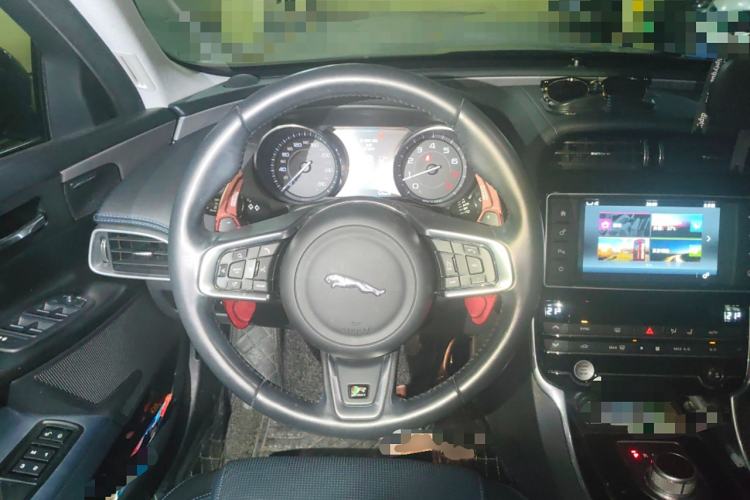 Used Jaguar XE 2015 2.0T 240 PS R-Sport Steering Wheel