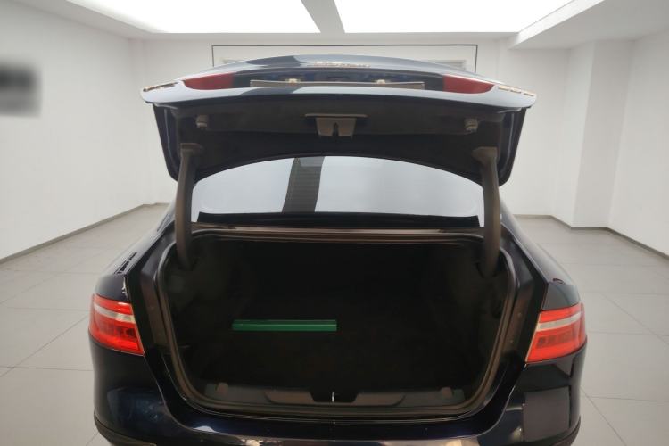 Used Jaguar XE 2015 2.0T 200 PS R-Sport Trunk