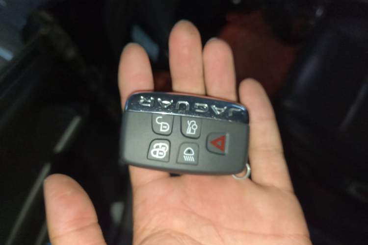 Used Jaguar XE 2015 2.0T 200 PS R-Sport Vehicle Key