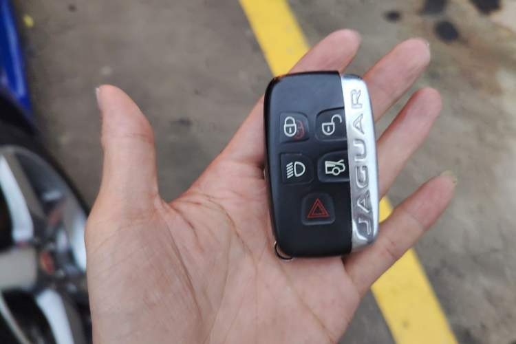 Used Jaguar XE 2015 2.0T 200 PS R-Sport Vehicle Key