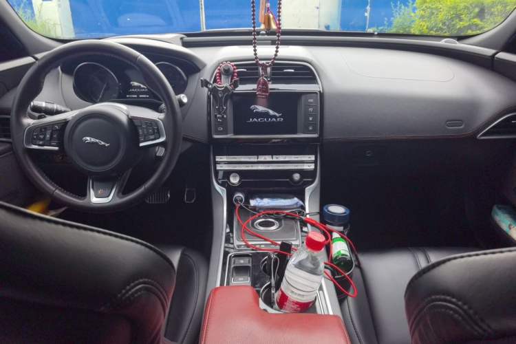 Used Jaguar XE 2015 3.0 SC 340 PS S Center Console