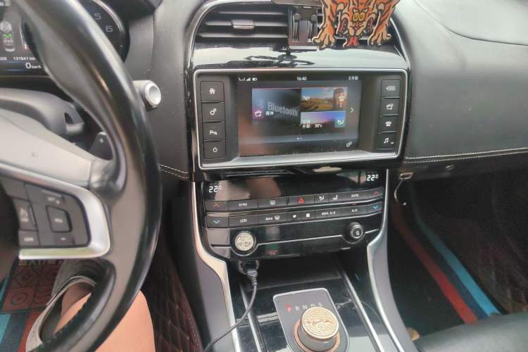 Used Jaguar XE 2015 2.0T 200 PS R-Sport Audio And AC Panel