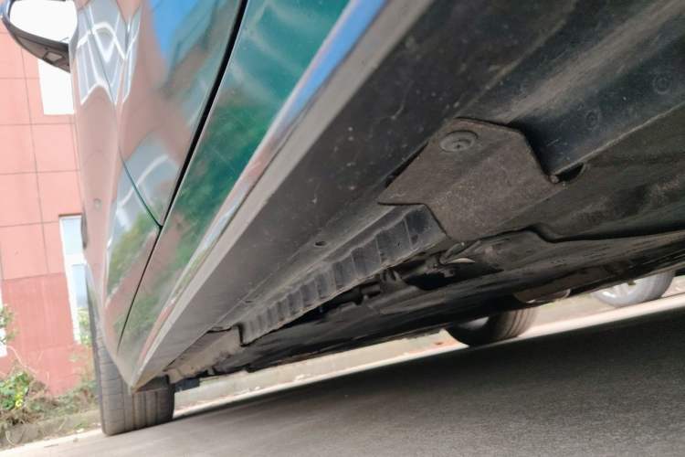 Used Jaguar XE 2015 2.0T 200 PS R-Sport Chassis Rear Left