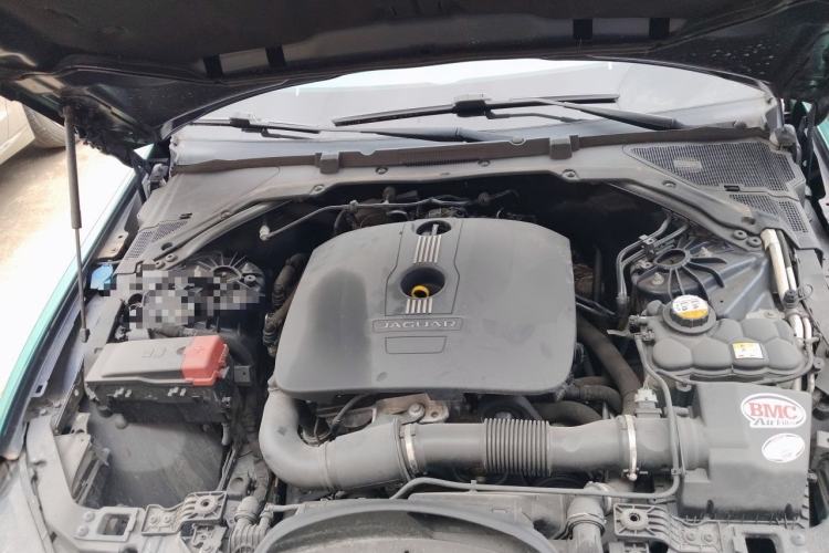 Used Jaguar XE 2015 2.0T 200 PS R-Sport Engine Bay