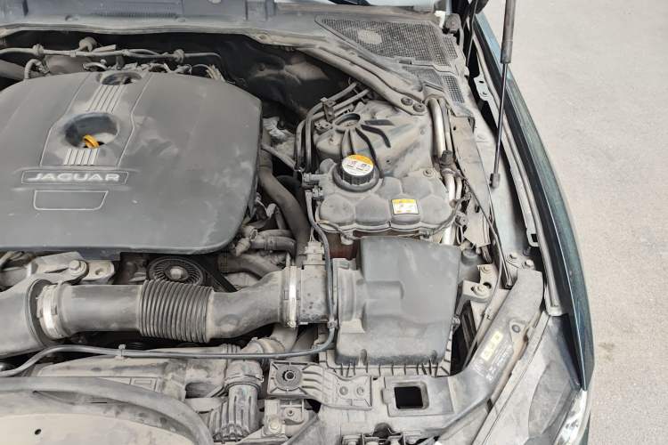 Used Jaguar XE 2015 2.0T 240 PS R-Sport Engine Bay Left
