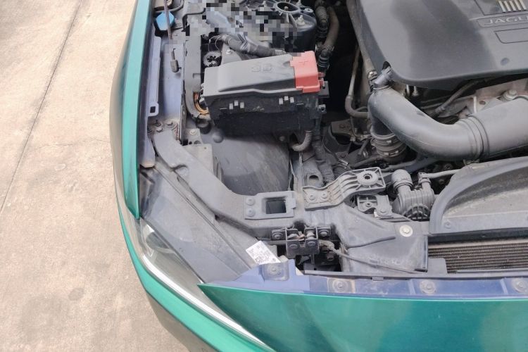 Used Jaguar XE 2015 2.0T 200 PS R-Sport Engine Bay Right