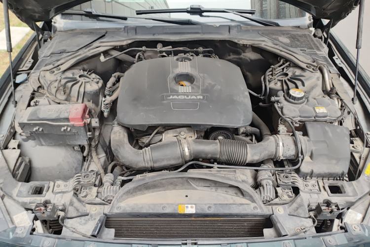 Used Jaguar XE 2015 2.0T 240 PS R-Sport Engine Bay