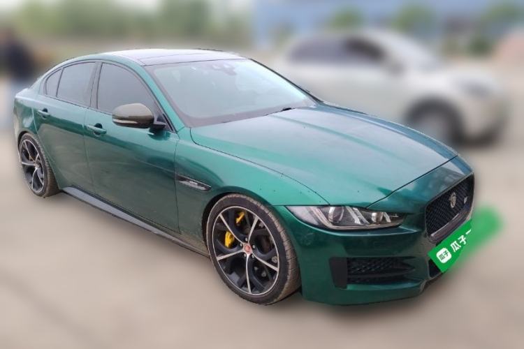 Used Jaguar XE 2015 2.0T 200 PS R-Sport Front Right 45 Deg