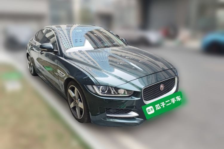 Used Jaguar XE 2015 2.0T 240 PS R-Sport Front Right 45 Deg