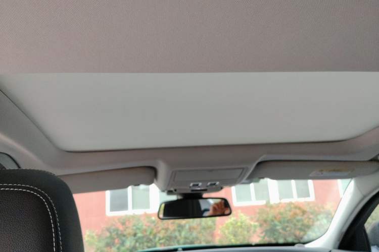 Used Jaguar XE 2015 2.0T 200 PS R-Sport Headliner