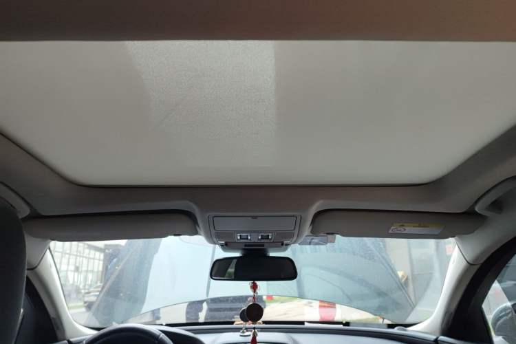 Used Jaguar XE 2015 2.0T 240 PS R-Sport Headliner
