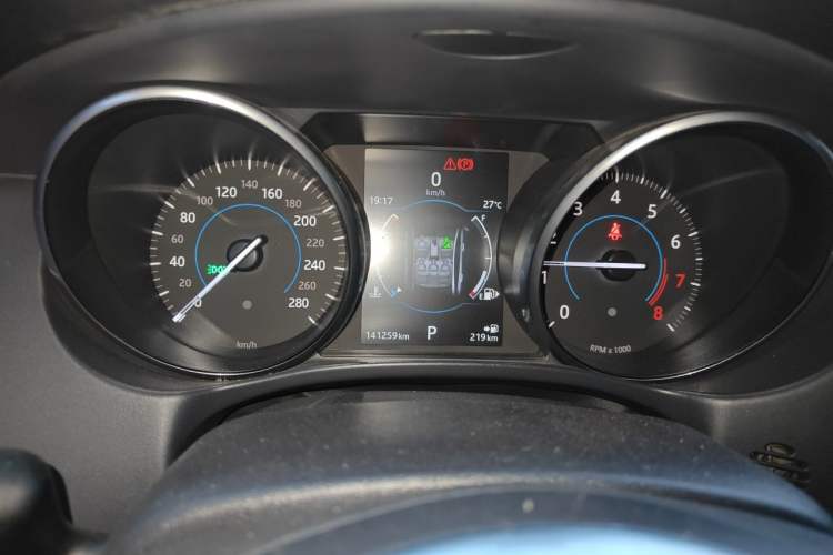 Used Jaguar XE 2015 2.0T 200 PS R-Sport Instrument Cluster