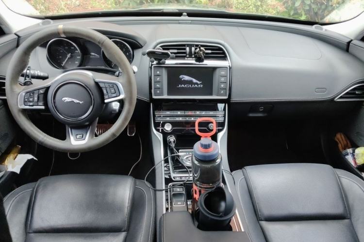 Used Jaguar XE 2015 2.0T 200 PS R-Sport Interior 2