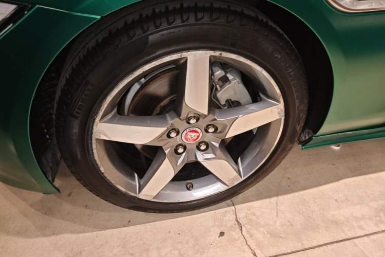 Used Jaguar XE 2015 2.0T 200 PS R-Sport Left Front Wheel Hub