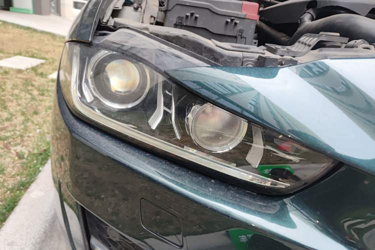 Used Jaguar XE 2015 2.0T 240 PS R-Sport Right Front Headlight