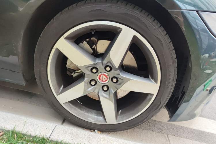 Used Jaguar XE 2015 2.0T 240 PS R-Sport Right Front Wheel Hub
