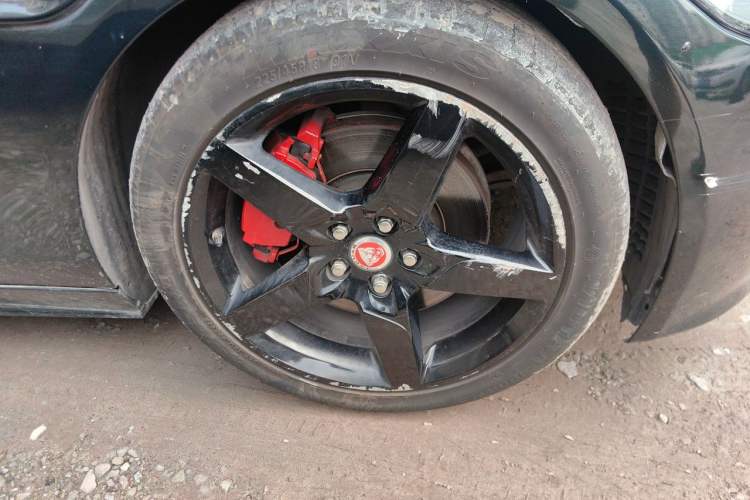 Used Jaguar XE 2015 2.0T 200 PS R-Sport Right Front Wheel Hub