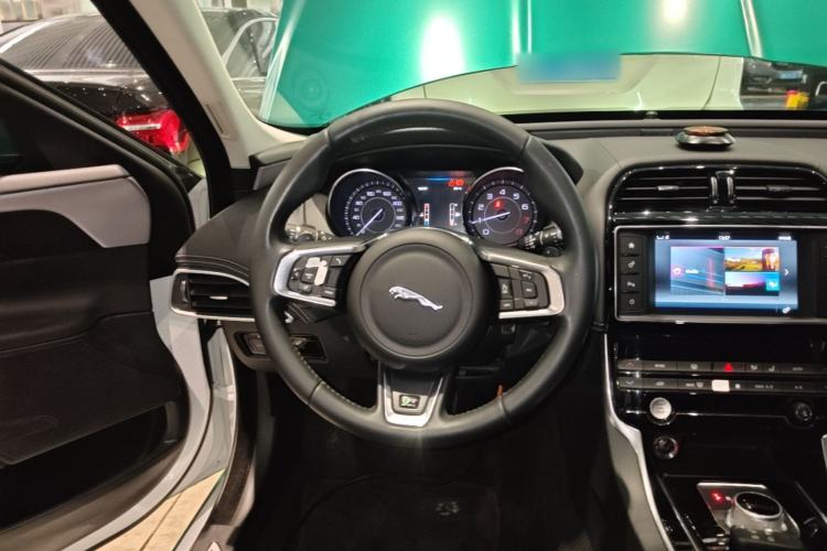 Used Jaguar XE 2015 2.0T 200 PS R-Sport Steering Wheel