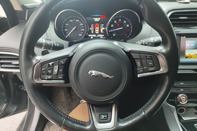 Used Jaguar XE 2015 2.0T 240 PS R-Sport Steering Wheel