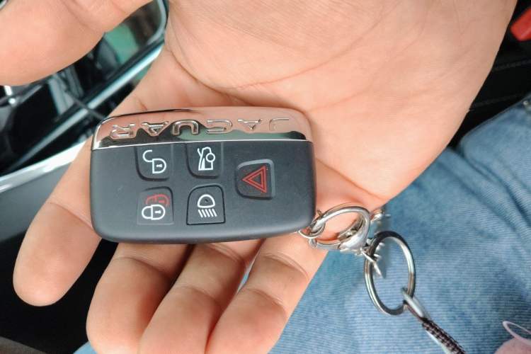 Used Jaguar XE 2015 2.0T 200 PS R-Sport Vehicle Key