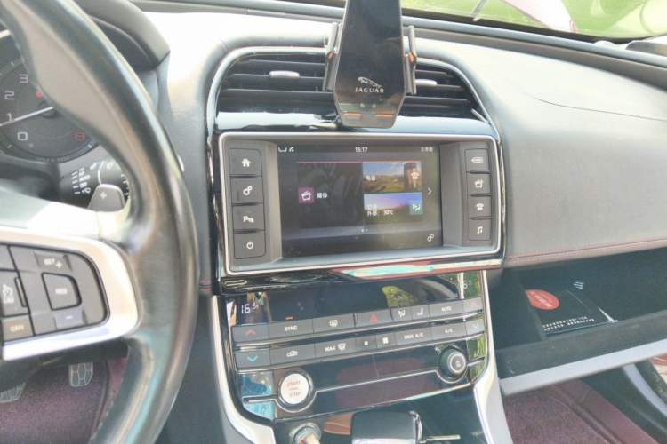 Used Jaguar XE 2015 2.0T 200 PS R-Sport Audio And AC Panel