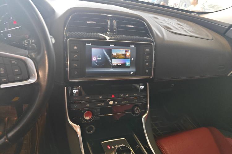 Used Jaguar XE 2015 2.0T 200 PS R-Sport Audio And AC Panel
