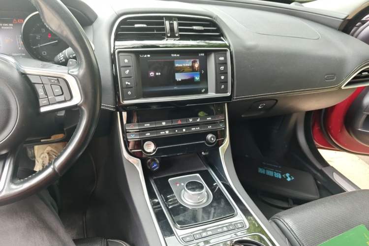 Used Jaguar XE 2015 2.0T 200 PS R-Sport Audio And AC Panel