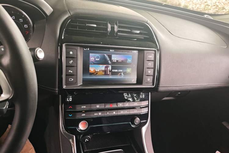 Used Jaguar XE 2015 2.0T 240 PS R-Sport Audio And AC Panel