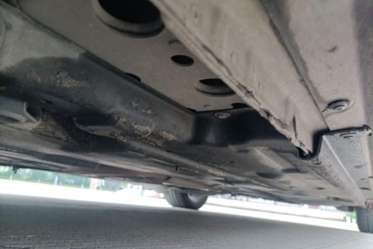 Used Jaguar XE 2015 2.0T 200 PS R-Sport Chassis Front Left