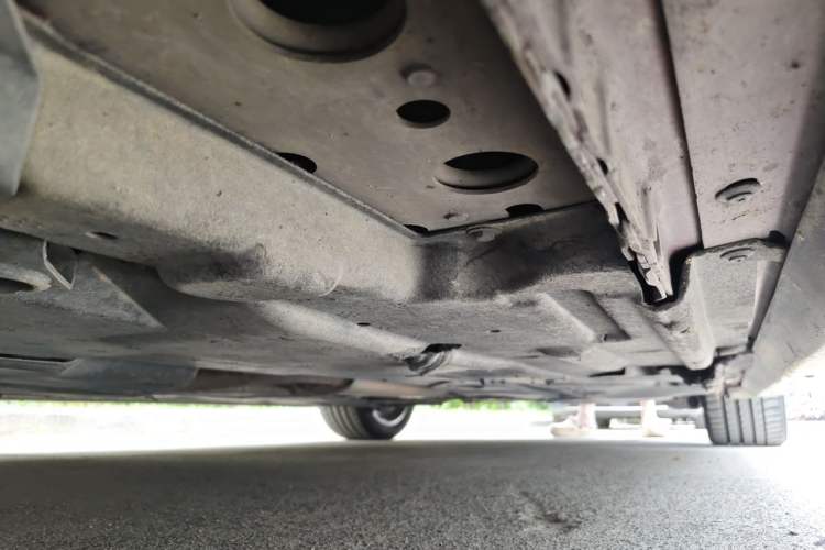 Used Jaguar XE 2015 2.0T 200 PS R-Sport Chassis Front Left