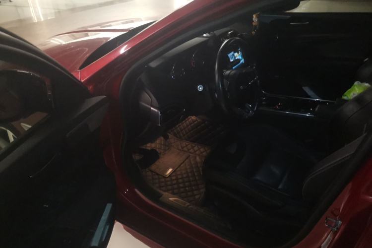 Used Jaguar XE 2015 2.0T 200 PS R-Sport Driver Seat