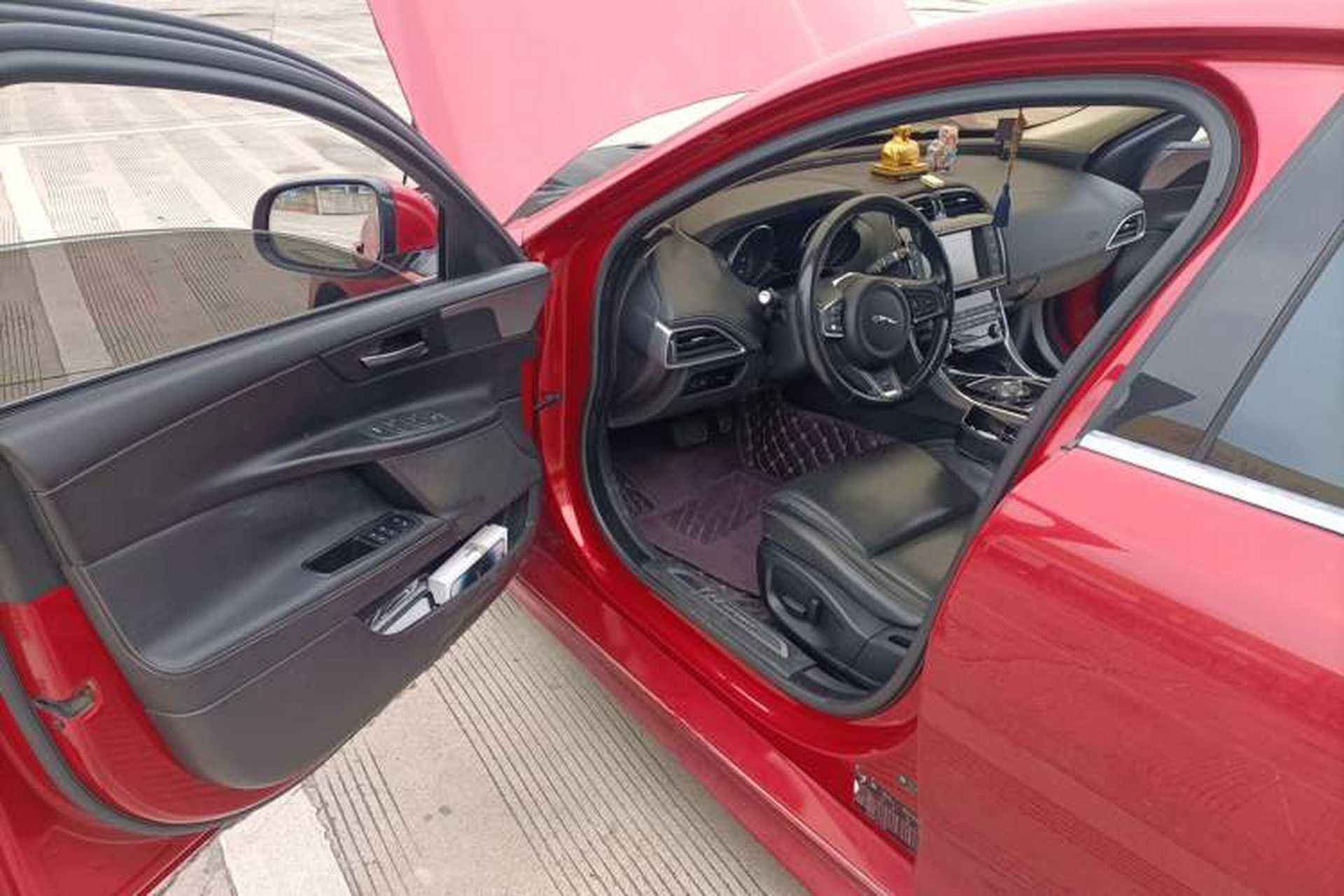 Used Jaguar XE 2015 2.0T 200 PS R-Sport Driver Seat