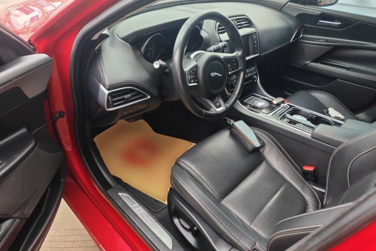 Used Jaguar XE 2015 2.0T 200 PS R-Sport Driver Seat