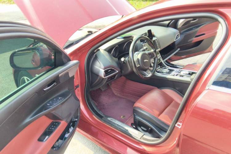 Used Jaguar XE 2015 2.0T 200 PS R-Sport Driver Seat