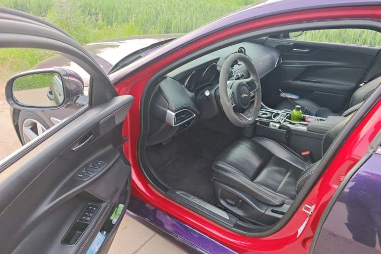 Used Jaguar XE 2015 2.0T 200 PS R-Sport Driver Seat