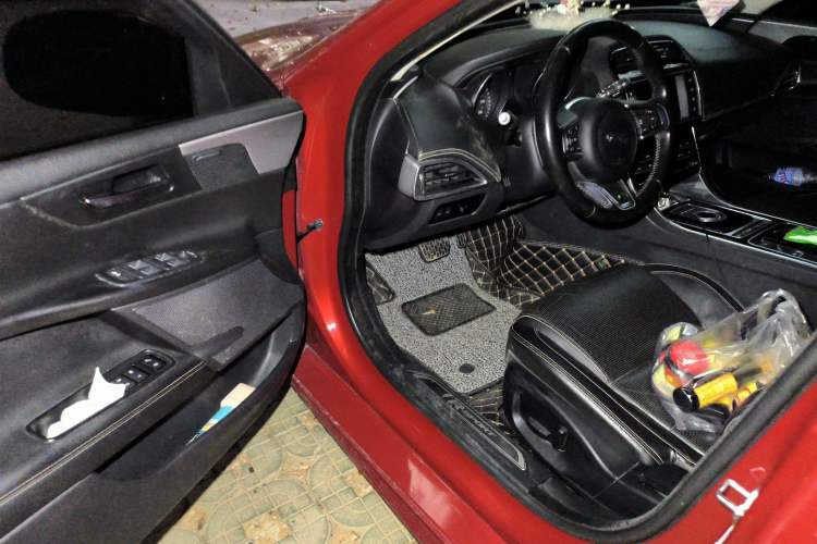 Used Jaguar XE 2015 2.0T 240 PS R-Sport Driver Seat