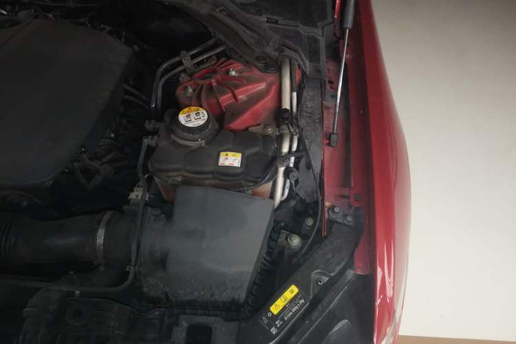 Used Jaguar XE 2015 2.0T 200 PS R-Sport Engine Bay Left