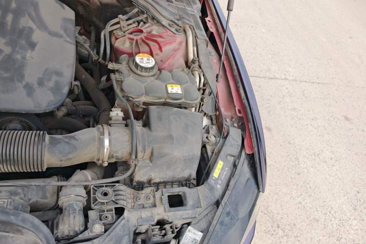 Used Jaguar XE 2015 2.0T 200 PS R-Sport Engine Bay Left