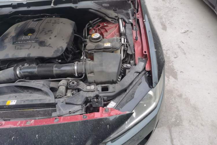 Used Jaguar XE 2015 2.0T 200 PS R-Sport Engine Bay Left