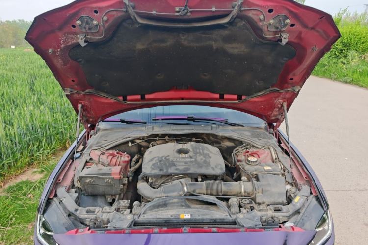Used Jaguar XE 2015 2.0T 200 PS R-Sport Engine Bay
